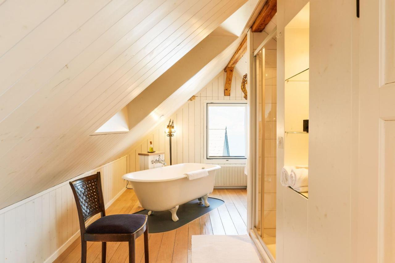 Roof Suite